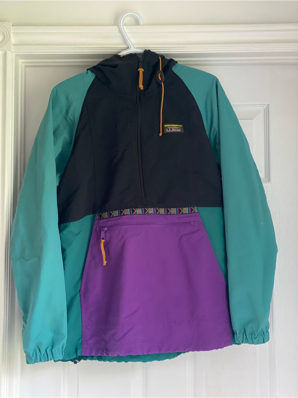 L.L. Bean women mountain classic Teal, Black & Purple anorack windbreaker